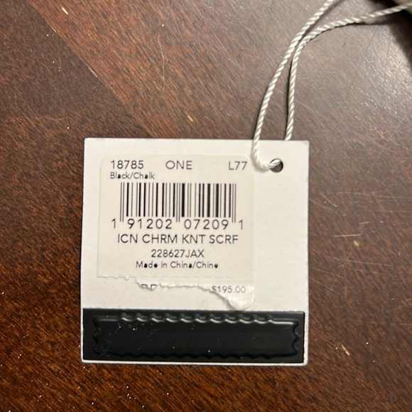 Coach Knit Charm scarf - Picture 5 of 5